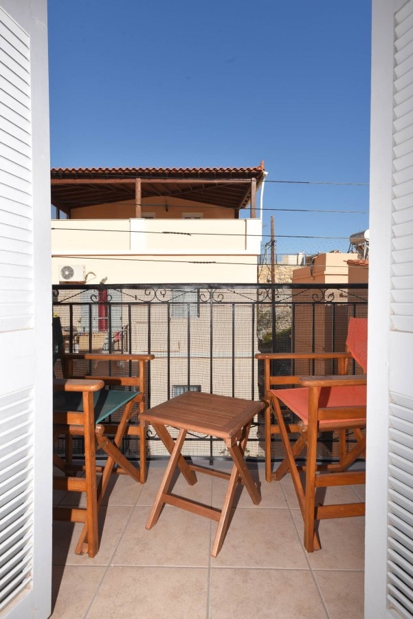 central-apartment-2-syros-14-min