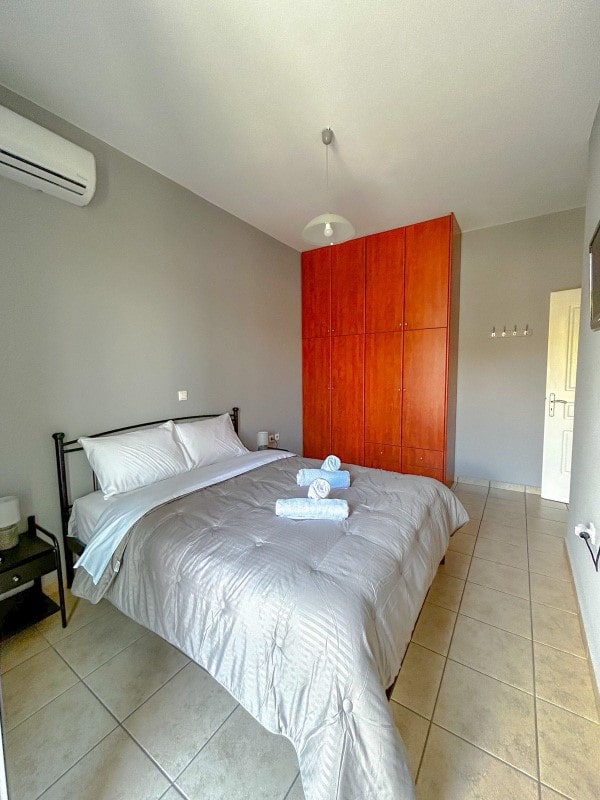 central-apartment-5-syros-13-min