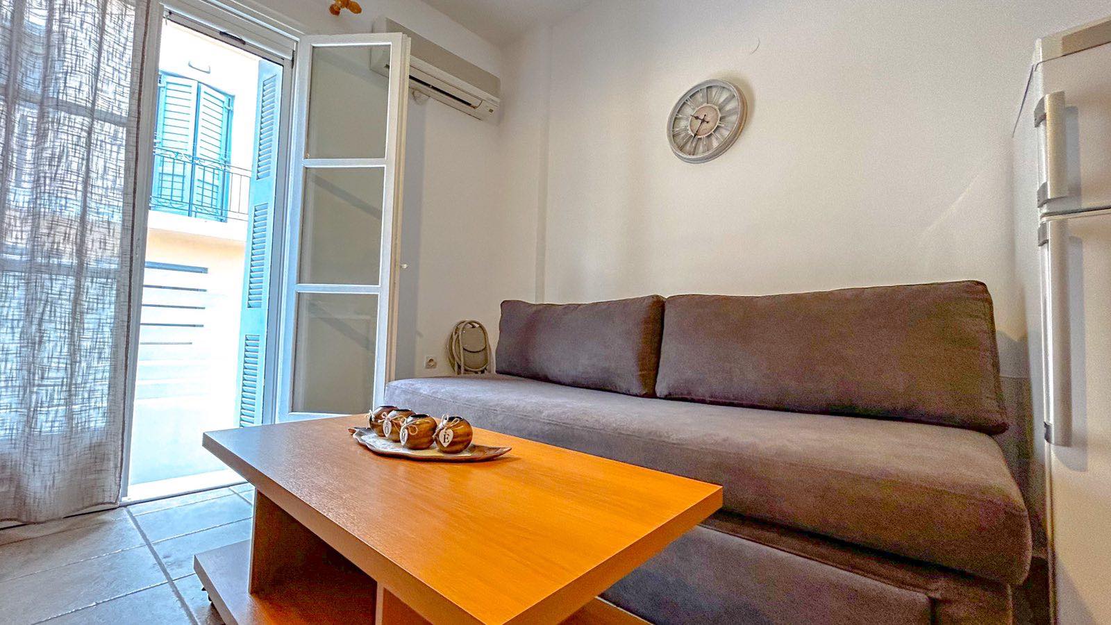 central9-apartment-2-3-syros-ermoupoli-rent-3